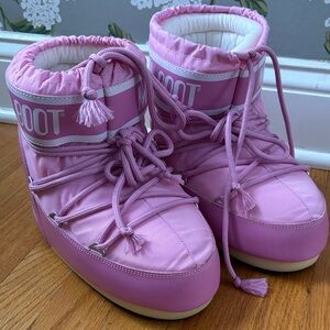 Moon Boot Light Pink Snow Boots